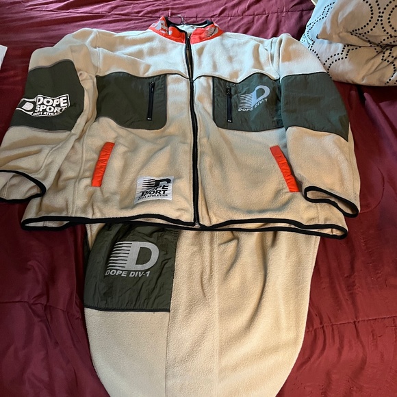 Mens (2) piece velour athletic suit by Dope Intn’l Sports; sz 2X jacket/pants 1X - Picture 5 of 11